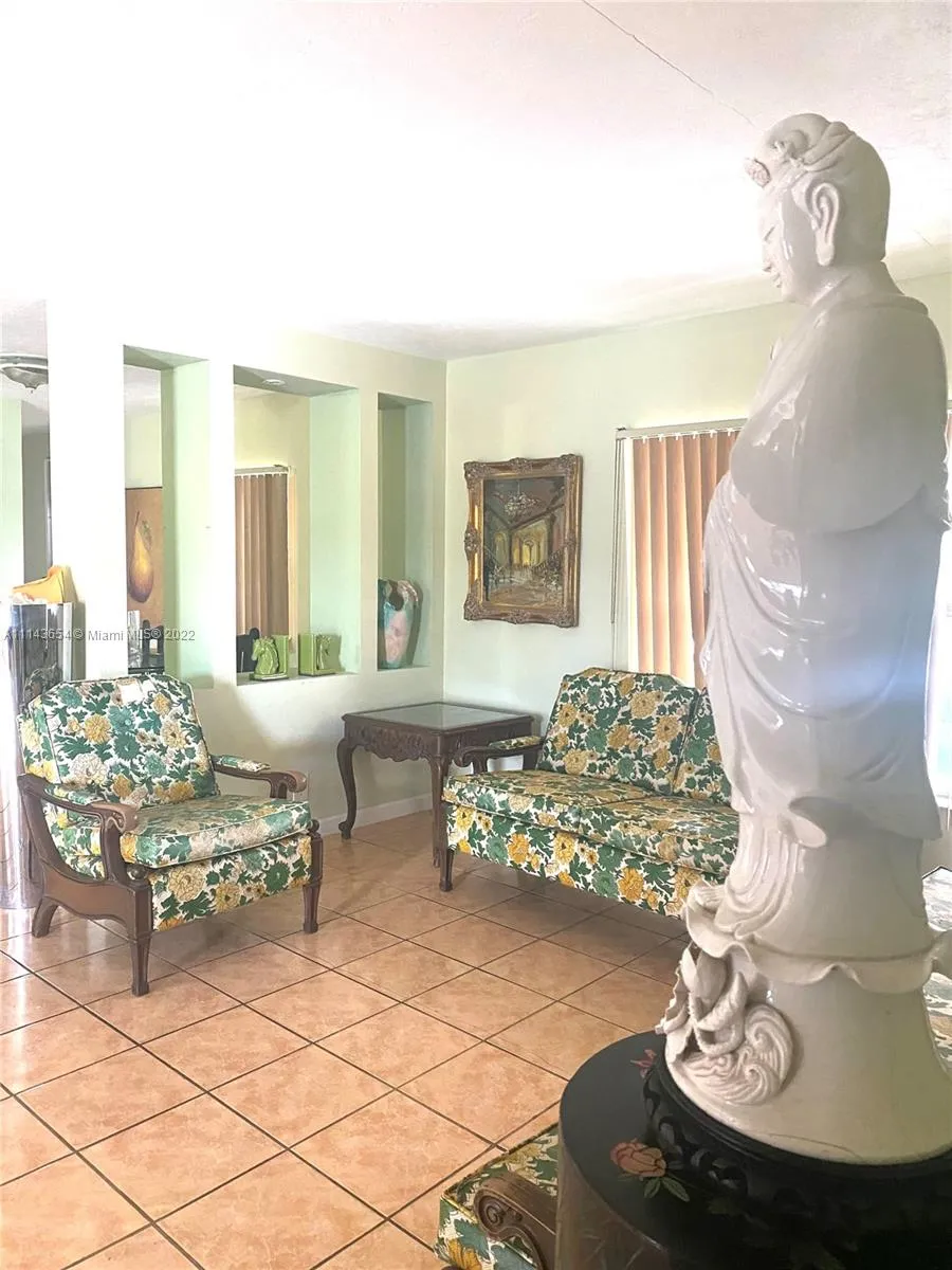 2775 W Okeechobee Rd, Hialeah FL 33010