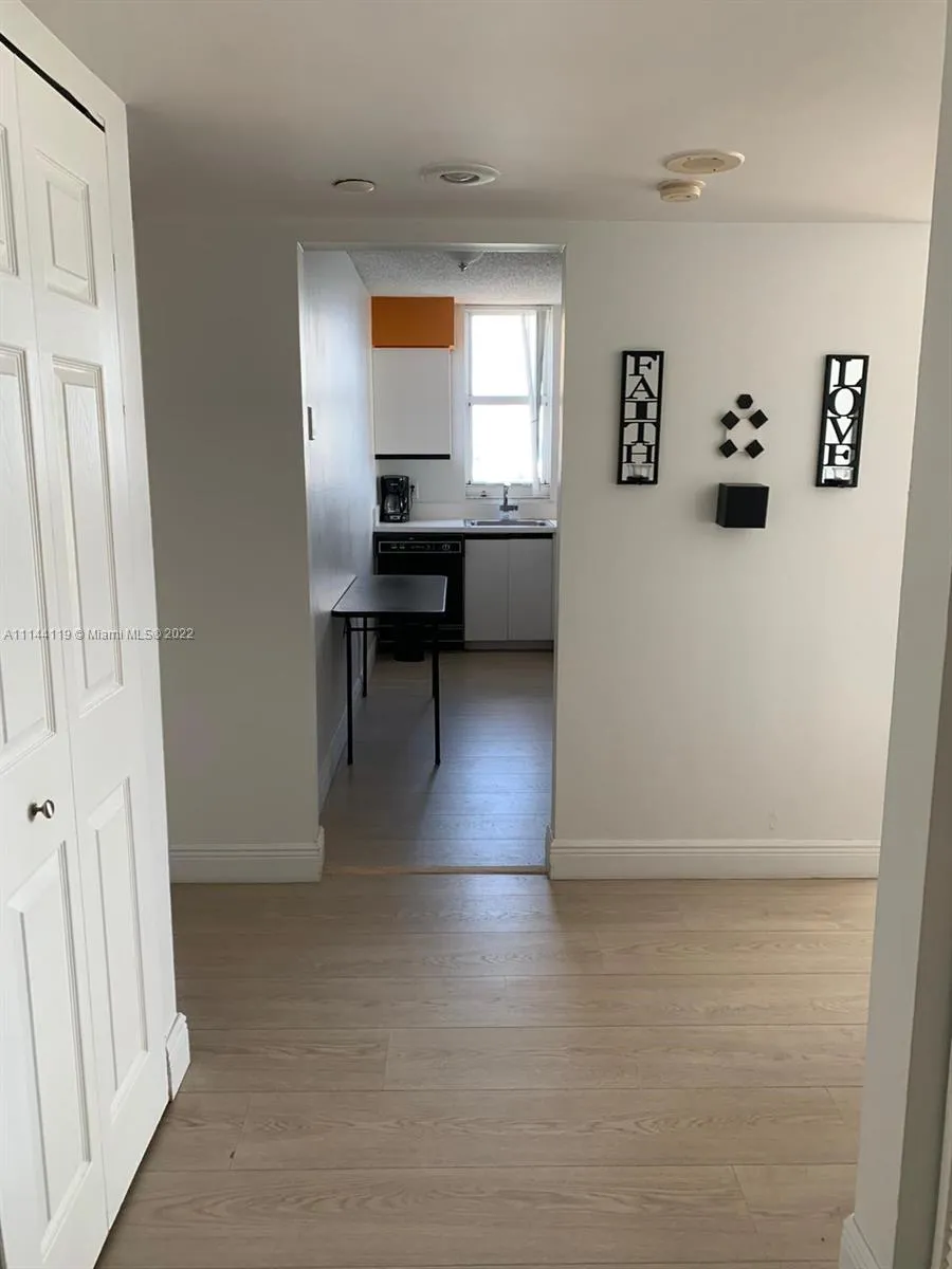 770 Claughton Island Dr # 17, Miami FL 33131