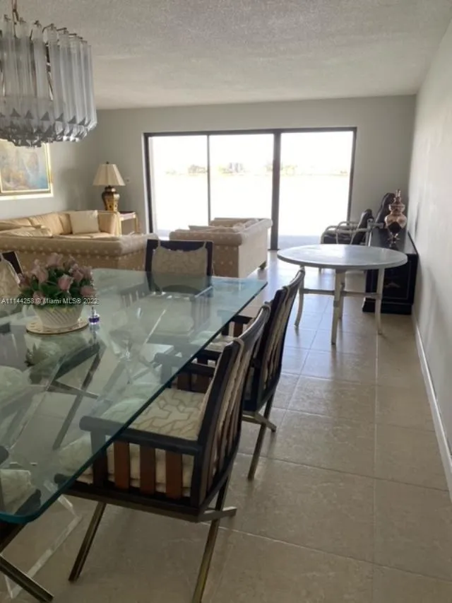 605 Ives Dairy Rd # 7, Miami FL 33179