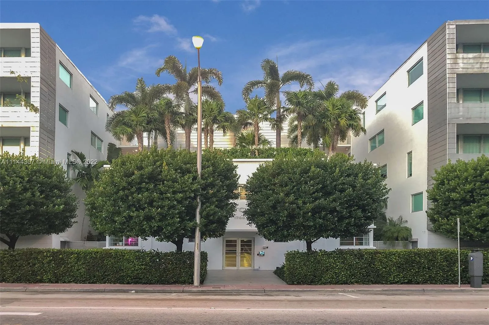 2 bedroom 2 bath for sale at 1700 Meridian Ave # 304, Miami Beach FL 33139