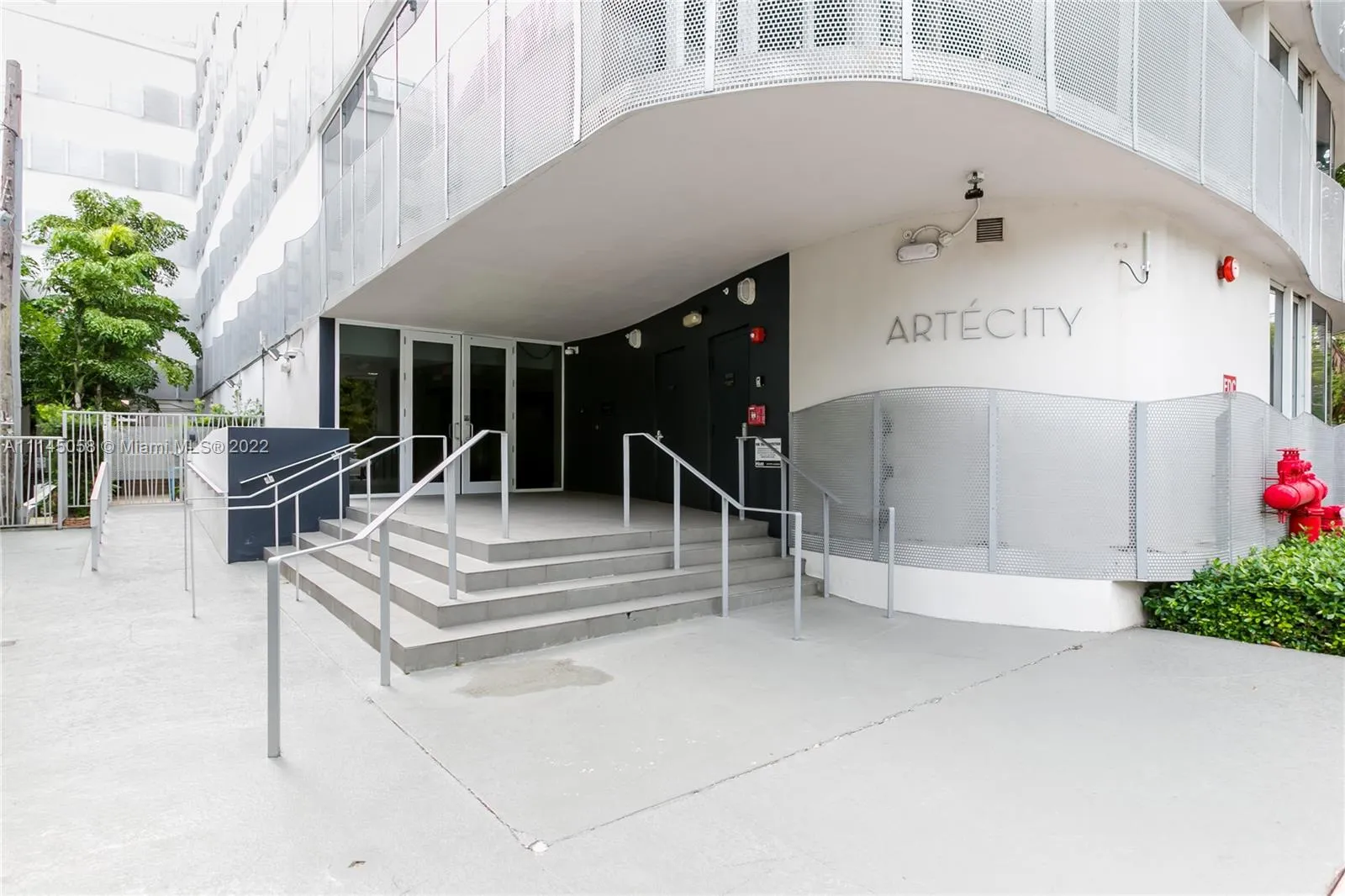 2155 Washington Ct # 206, Miami Beach FL 33139