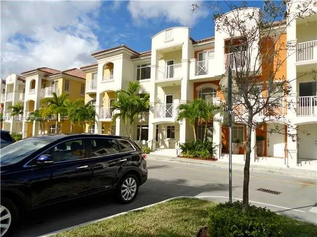 2 bedroom 2 bath for sale at 2753 NE 184th Way # 2753, Aventura FL 33160