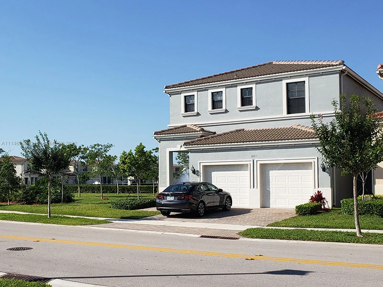 4 bedroom 2 bath for rent at 625 NE 191st Ter, Miami FL 33179