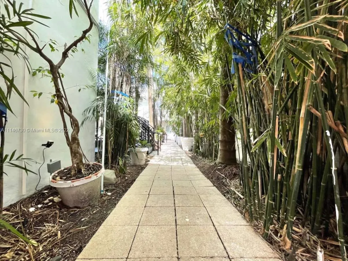 1018 Jefferson Ave, Miami Beach FL 33139