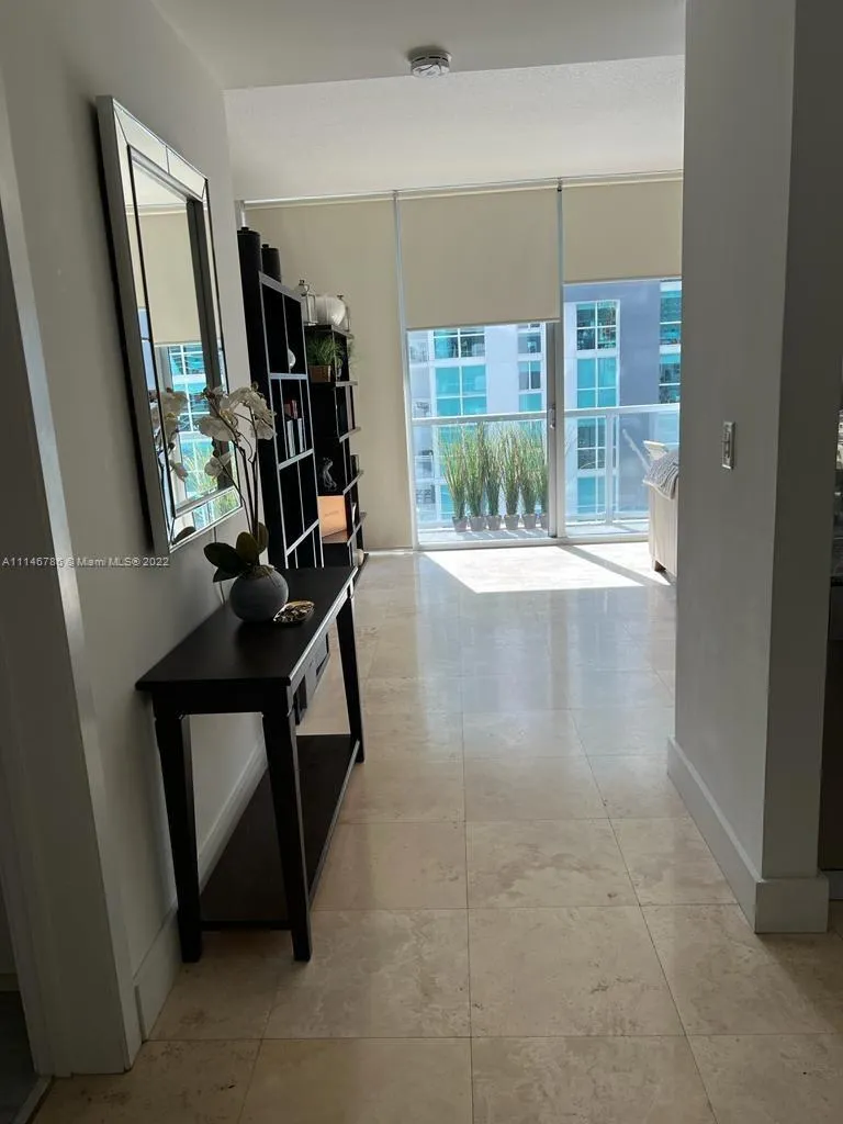 1 bath for sale at 1050 Brickell Ave # 2112, Miami FL 33131