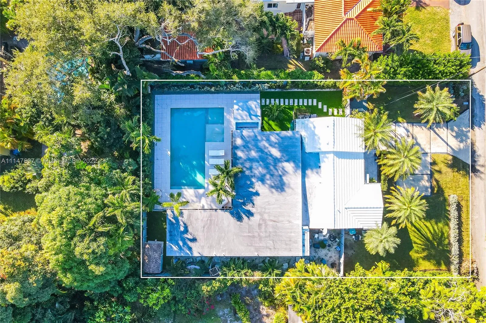 5 bedroom 3 bath for sale at 760 NE 115th St, Biscayne Park FL 33161