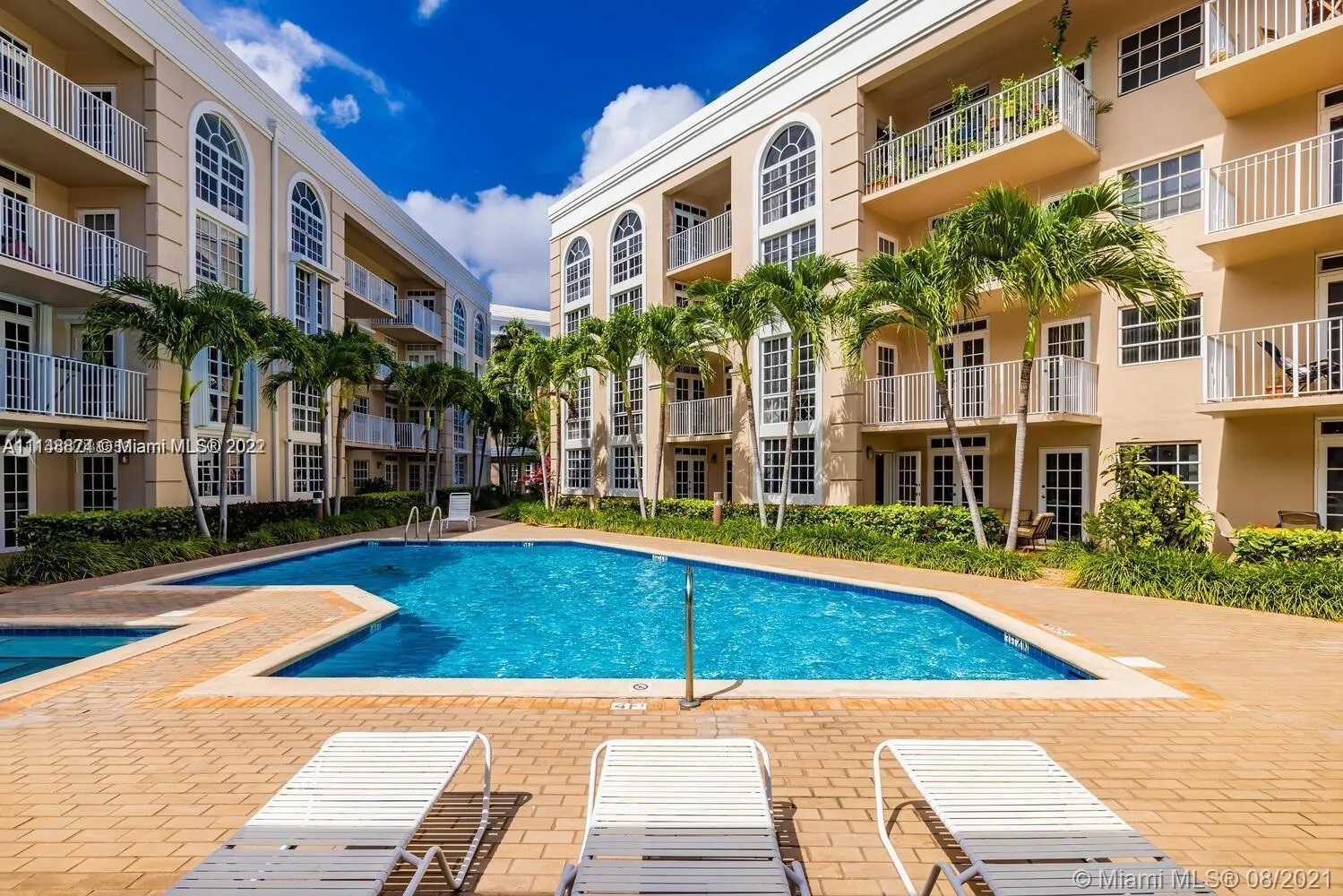 2 bedroom 2 bath for sale at 1280 S Alhambra Cir # 2410, Coral Gables FL 33146