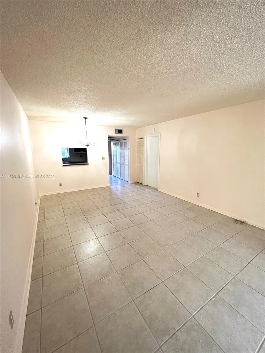 6570 Royal Palm Blvd # J, Margate FL 33063