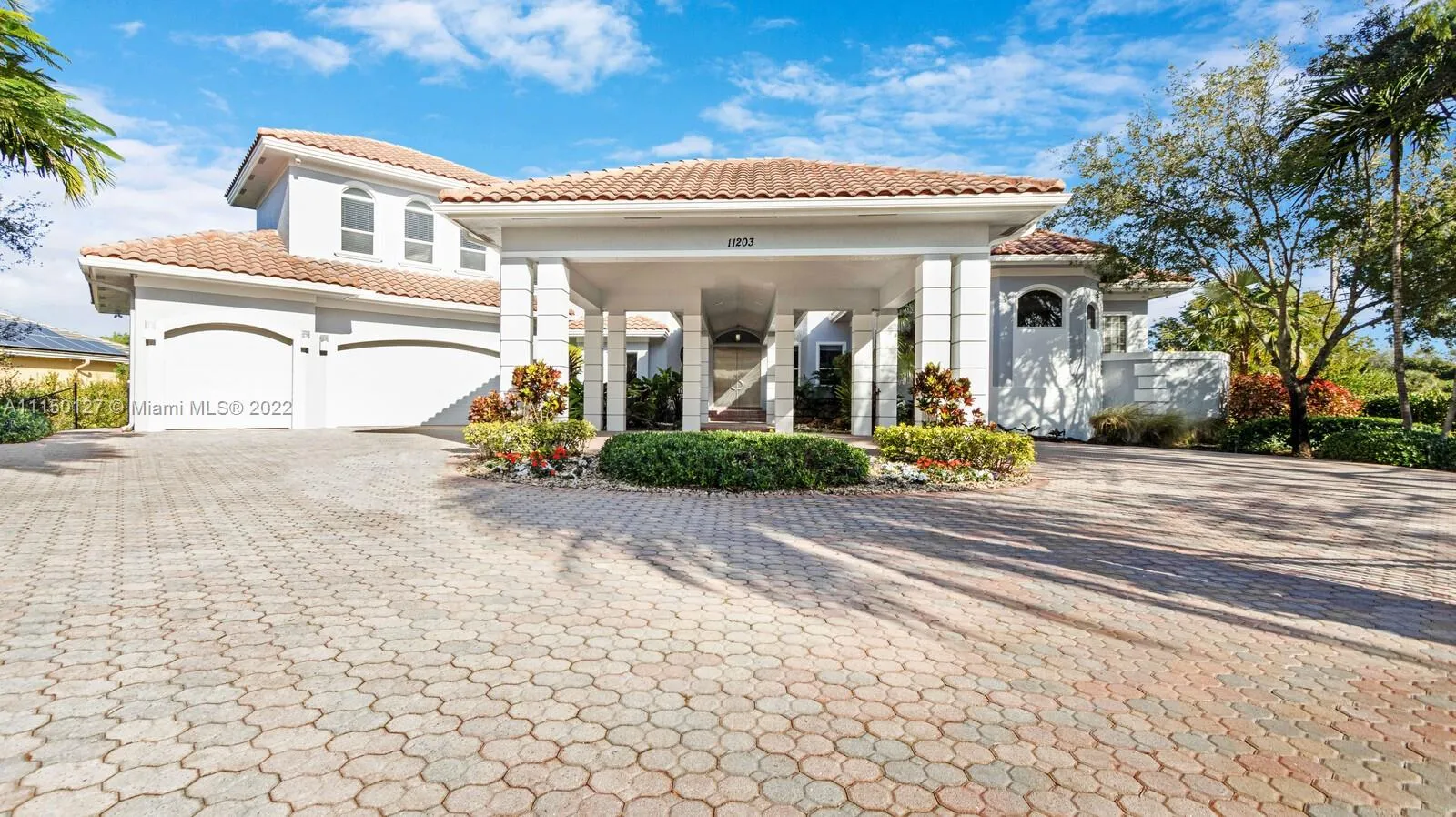 8 bedroom 5 bath for rent at 11203 NW 9th St, Plantation FL 33325