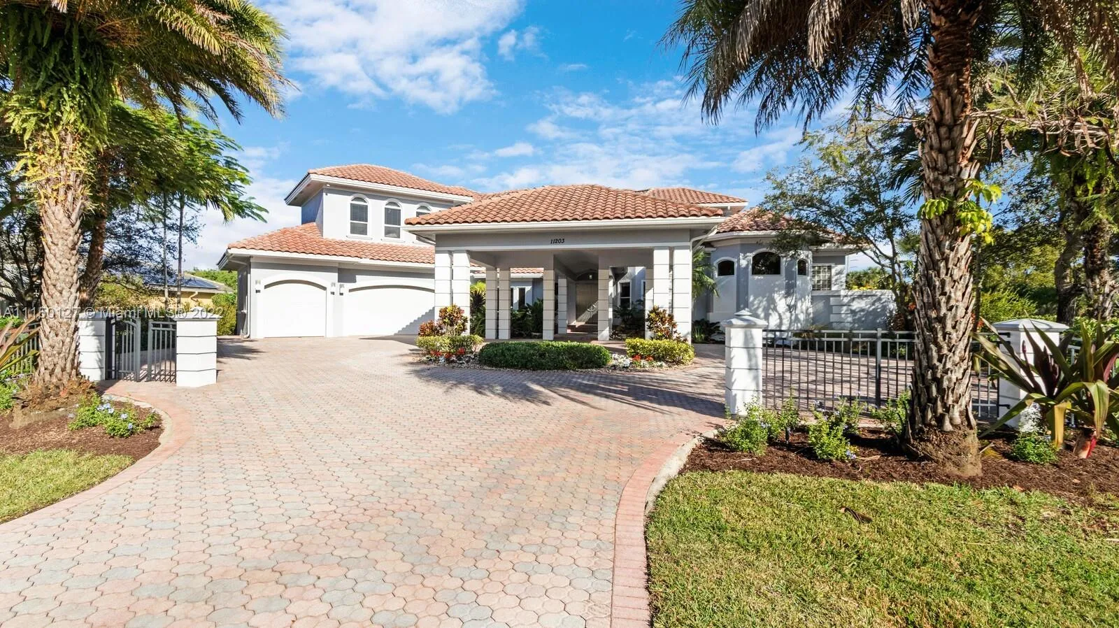 11203 NW 9th St, Plantation FL 33325