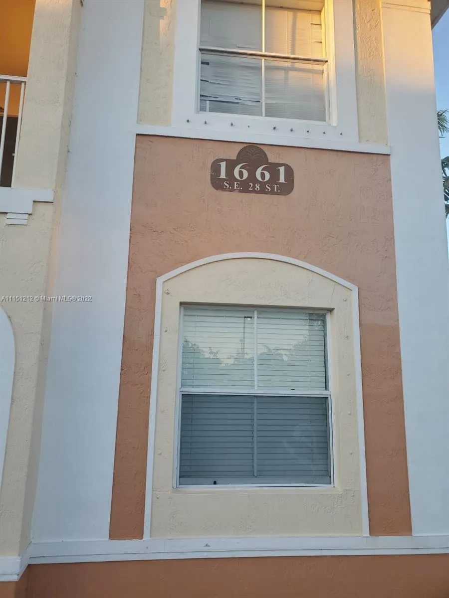 1661 SE 28th St # 105, Homestead FL 33035