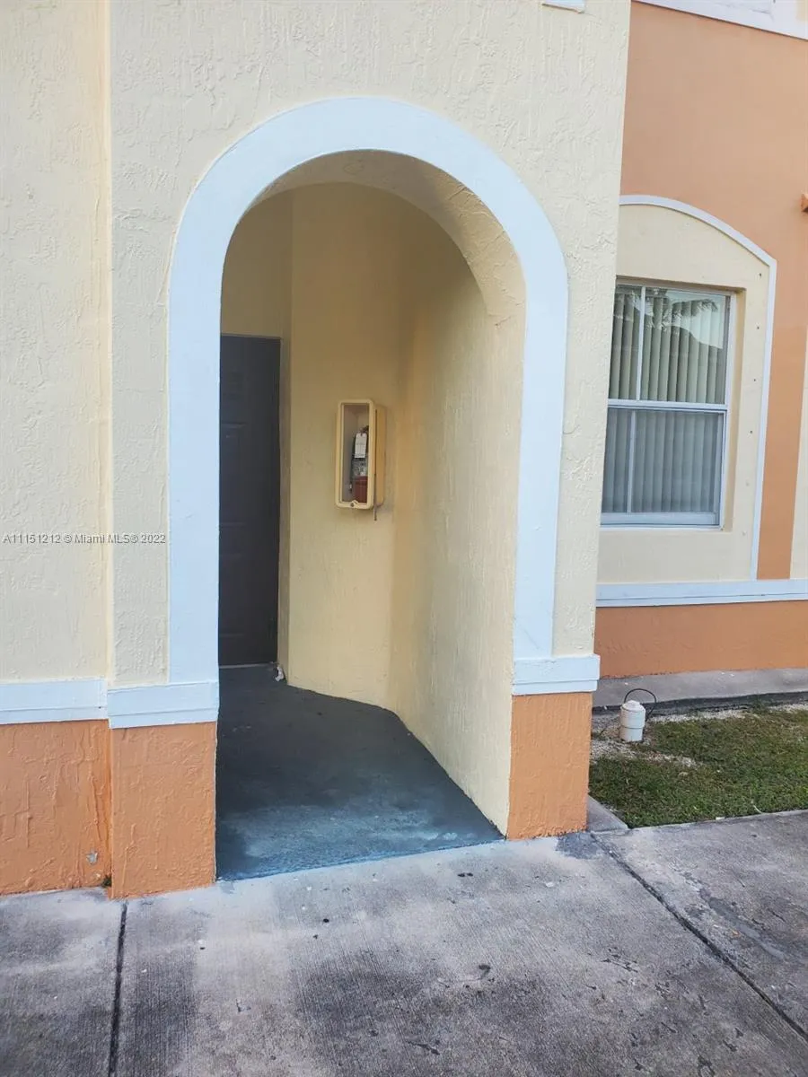 1661 SE 28th St # 105, Homestead FL 33035