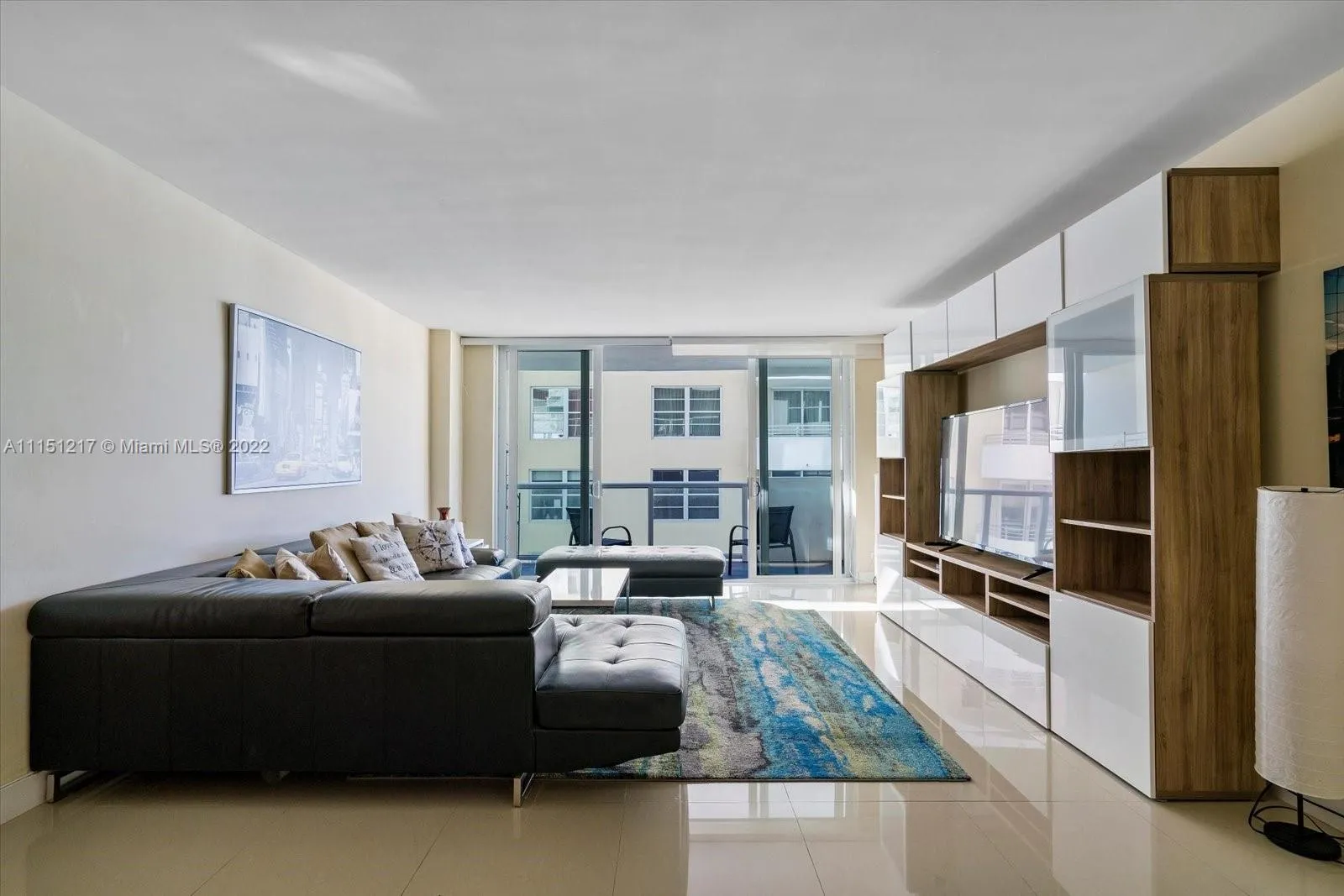2 bedroom 2 bath for sale at 5601 Collins Ave # 14, Miami Beach FL 33140