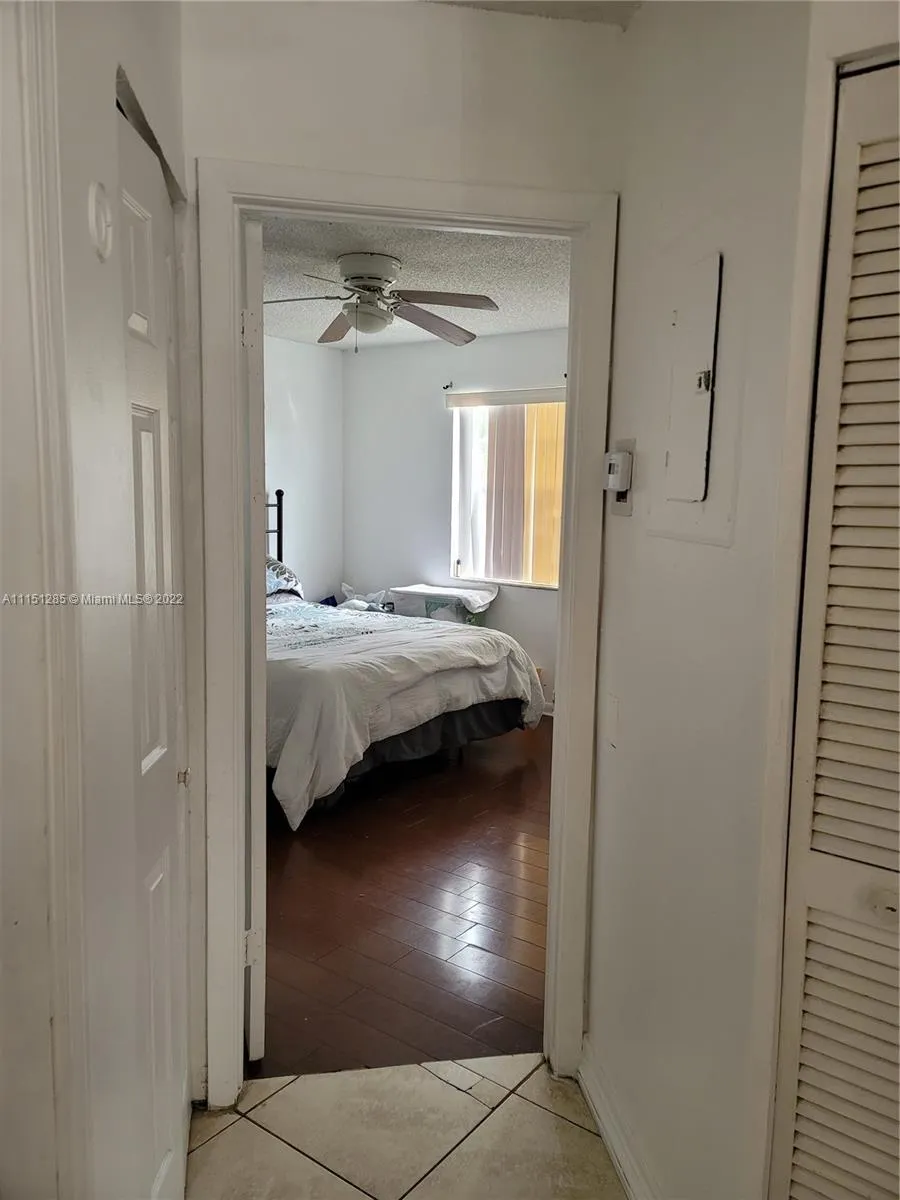 8621 SW 5th St # 201, Pembroke Pines FL 33025