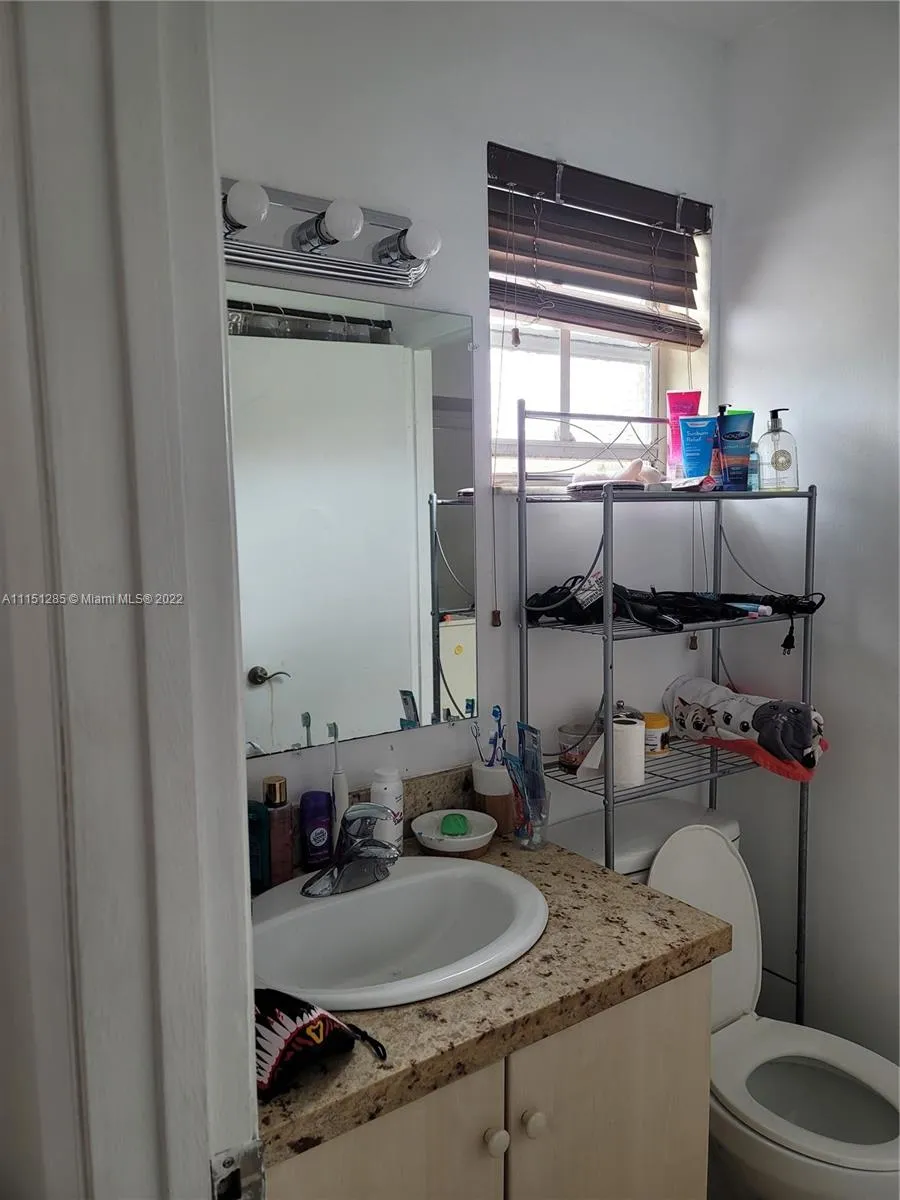 8621 SW 5th St # 201, Pembroke Pines FL 33025