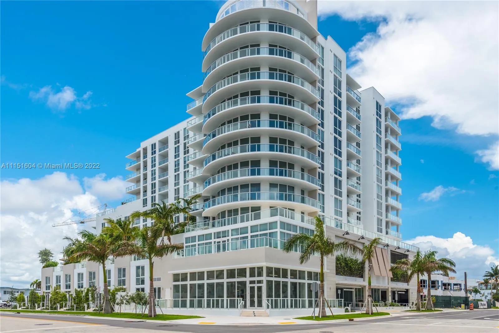 1 bedroom 1 bath for rent at 401 N Birch Rd # 514, Fort Lauderdale FL 33304