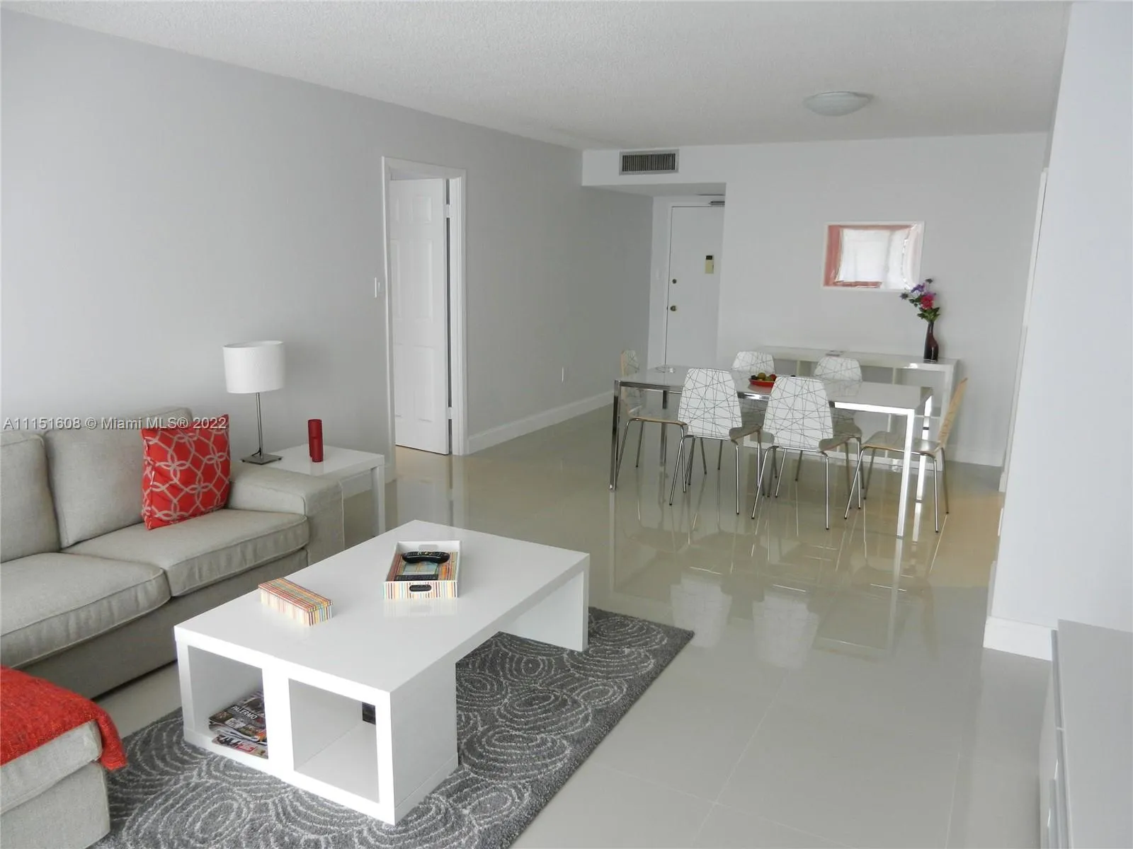 2 bedroom 2 bath for sale at 18011 Biscayne Blvd # 402, Aventura FL 33160