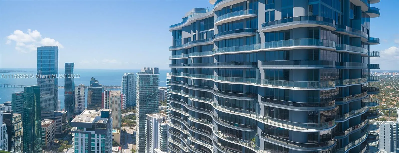 1 bedroom 1 bath for sale at 1000 Brickell Plz # 4103, Miami FL 33131