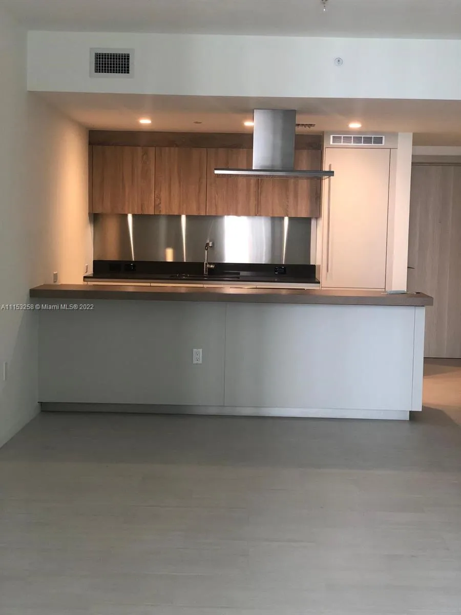 1000 Brickell Plz # 4103, Miami FL 33131