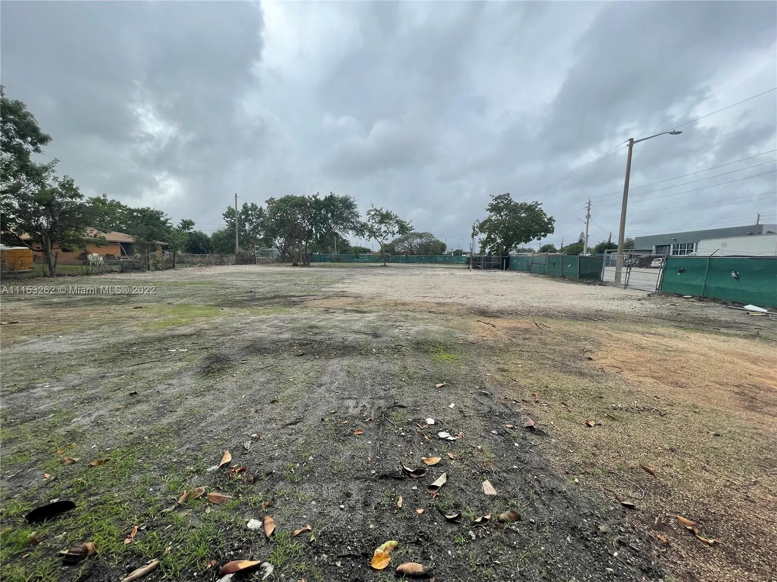 525 W Pembroke Rd, Hallandale Beach FL 33009