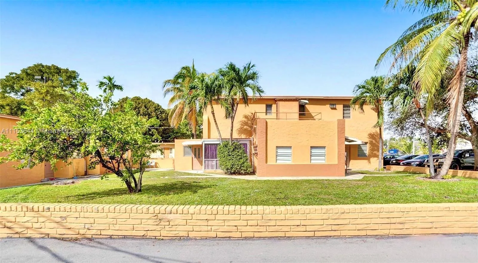 30 Canal St, Miami Springs FL 33166