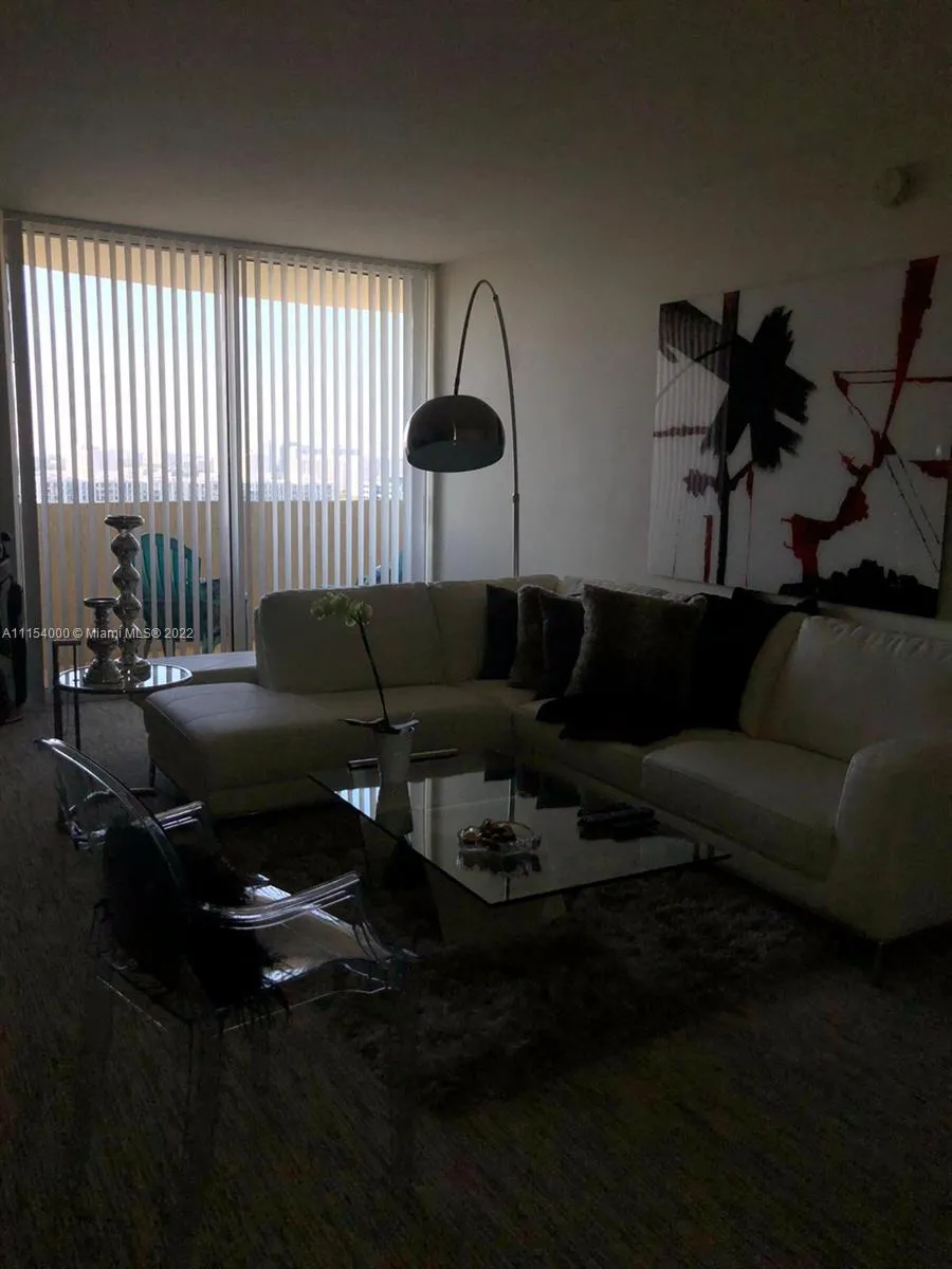 19501 W Country Club Dr # 2106, Aventura FL 33180