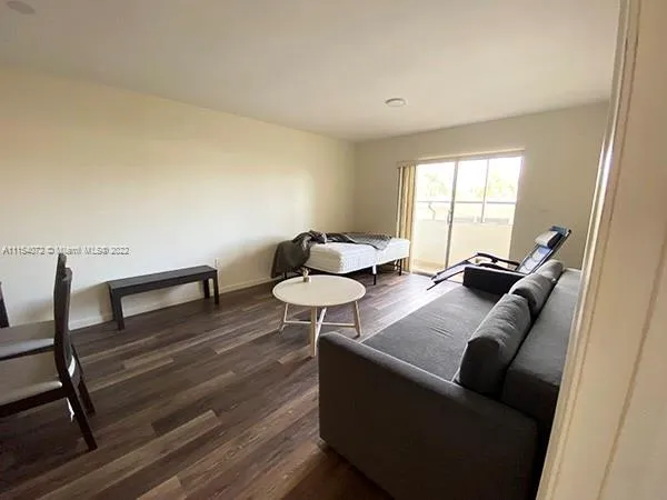 1 bedroom 1 bath for sale at 16750 NE 10th Ave # 225, North Miami Beach FL 33162