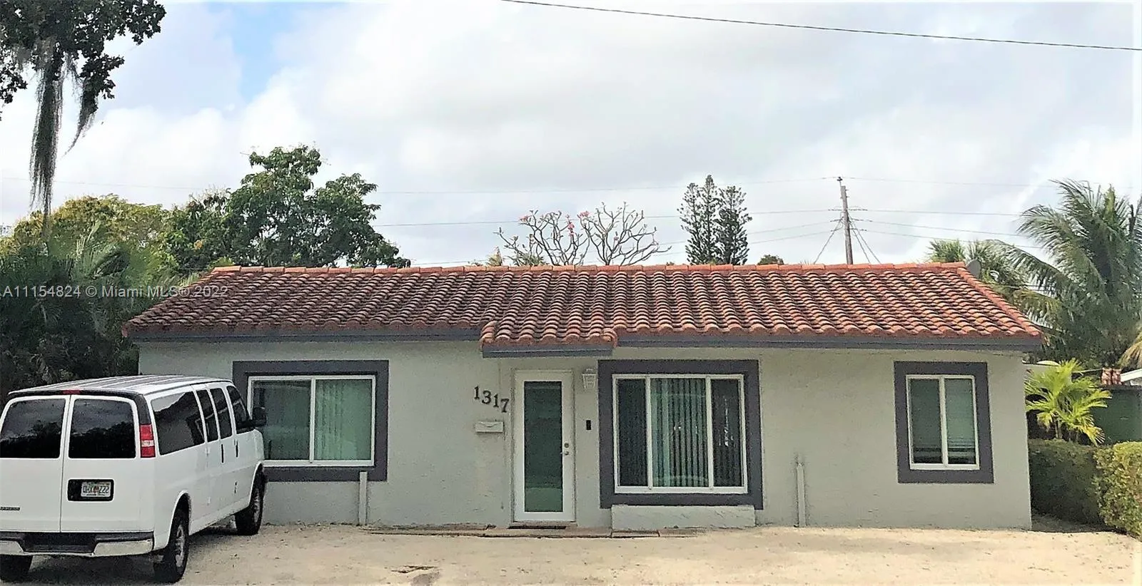 3 bedroom 3 bath for sale at 1317 N Andrews Ave, Fort Lauderdale FL 33311