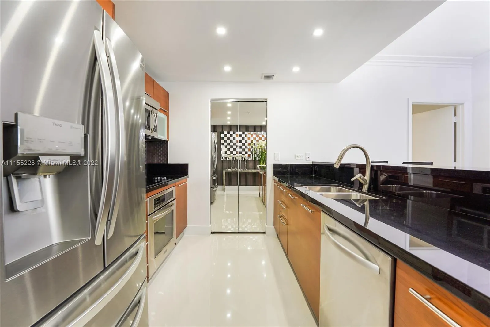 253 NE 2nd St # 1001, Miami FL 33132