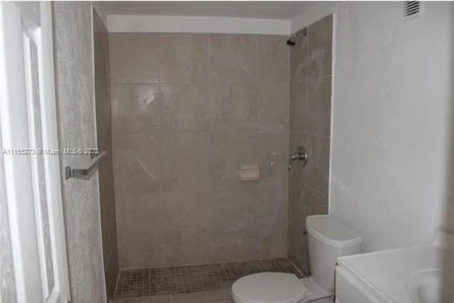 10000 NW 80th Ct # 2247, Hialeah Gardens FL 33016