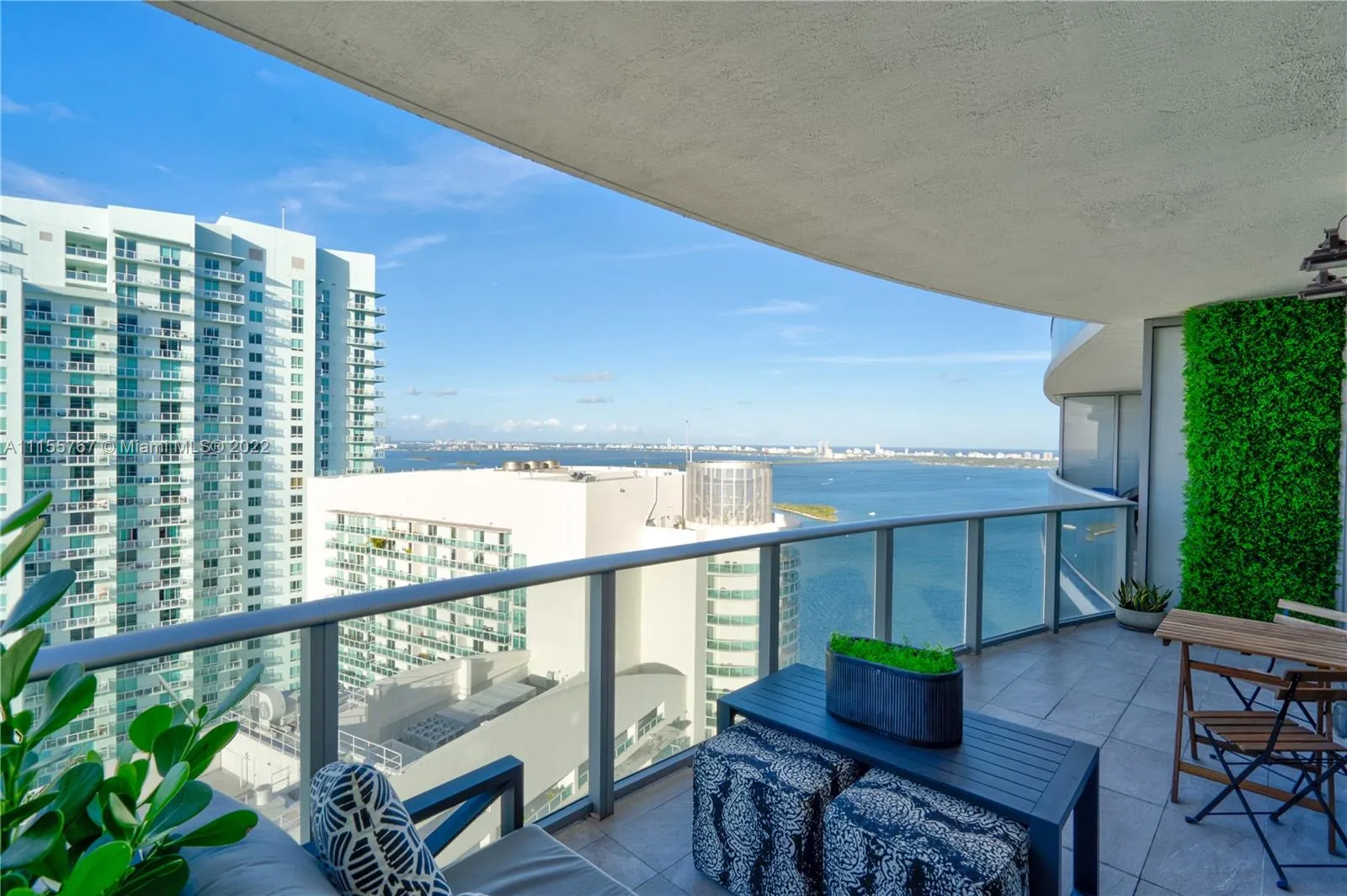 1 bedroom 1 bath for rent at 488 NE 18th St # 4303, Miami FL 33132