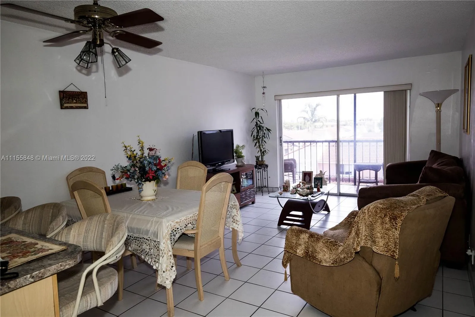1 bedroom 1 bath for sale at 8005 Lake Dr # 404, Doral FL 33166