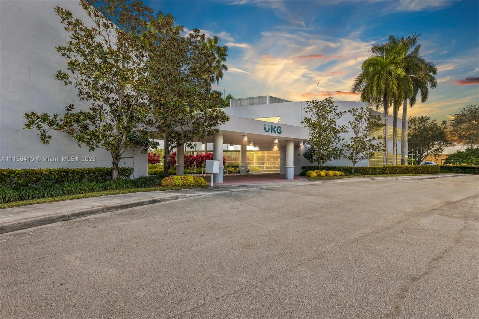 for sale at 1455 N Park Dr, Weston FL 33326