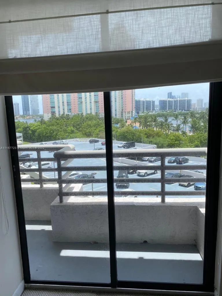 3300 NE 191st St # 817, Aventura FL 33180