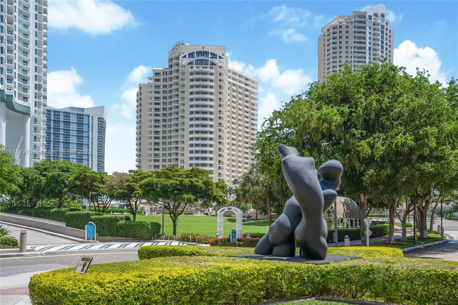2 bedroom 2 bath for sale at 888 Brickell Key Dr # 1000, Miami FL 33131