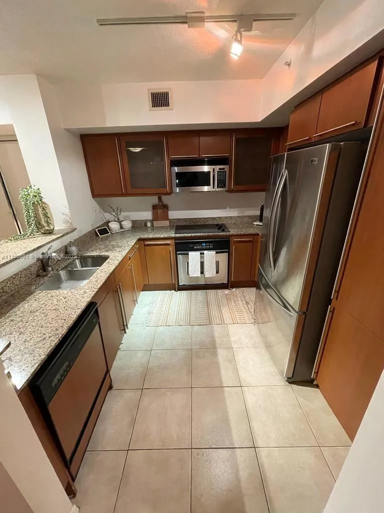 2080 S Ocean Dr # 203, Hallandale Beach FL 33009