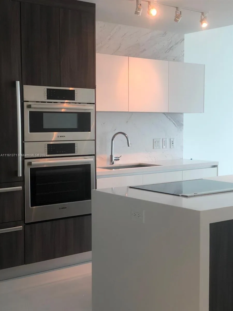 2 bedroom 3 bath for rent at 851 NE 1st Ave # 1508, Miami FL 33132