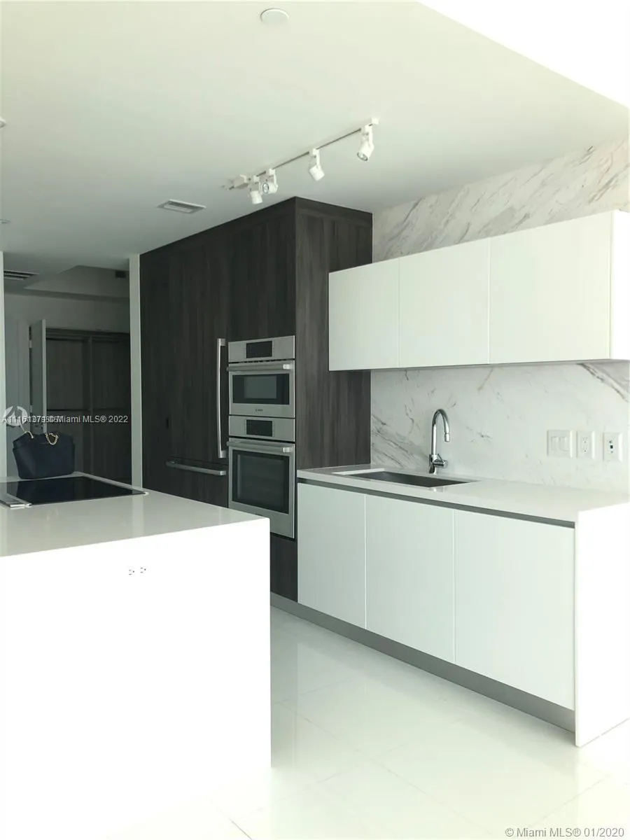 851 NE 1st Ave # 1508, Miami FL 33132