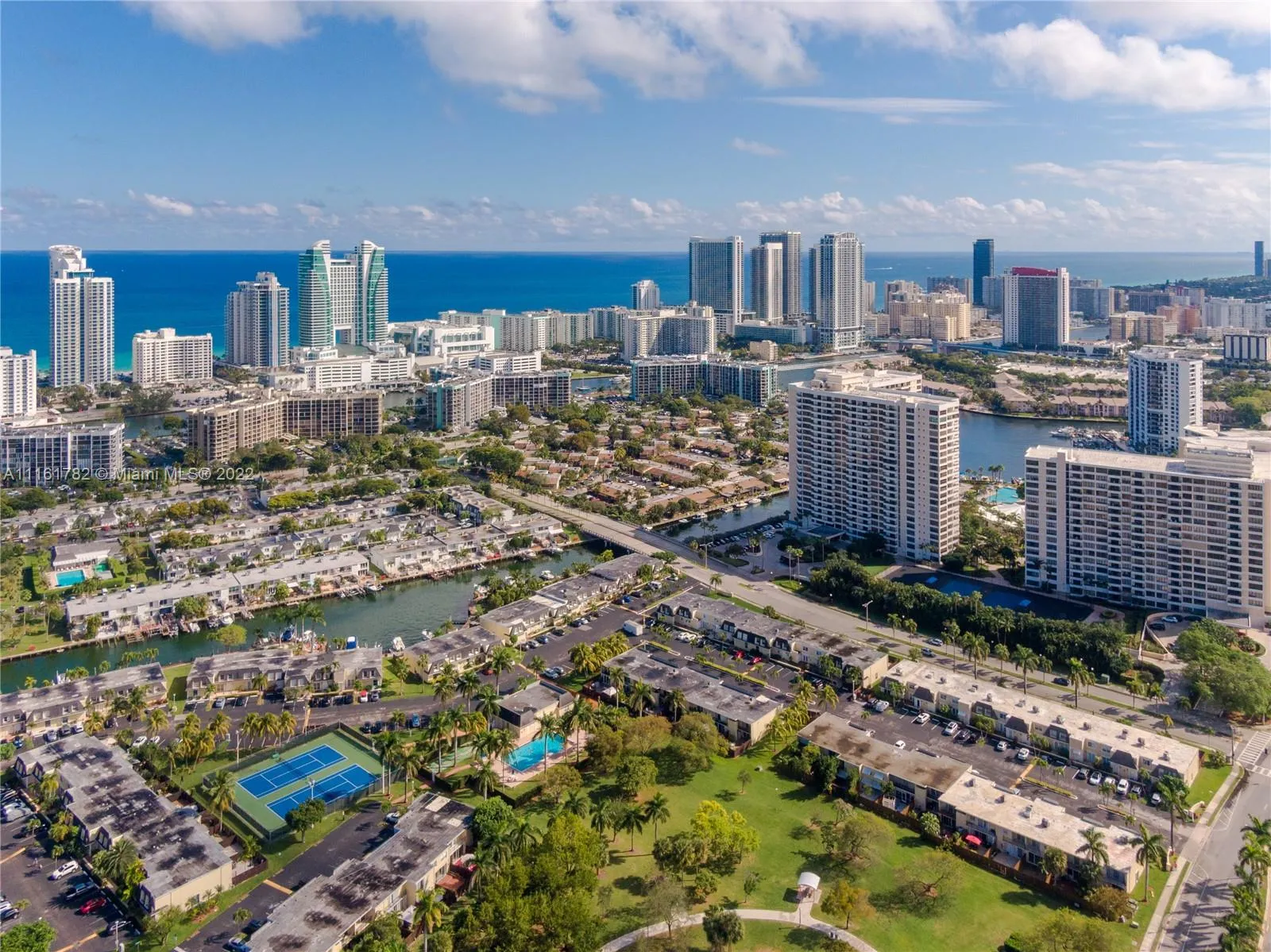 2500 PARKVIEW DR # 417, Hallandale Beach FL 33009
