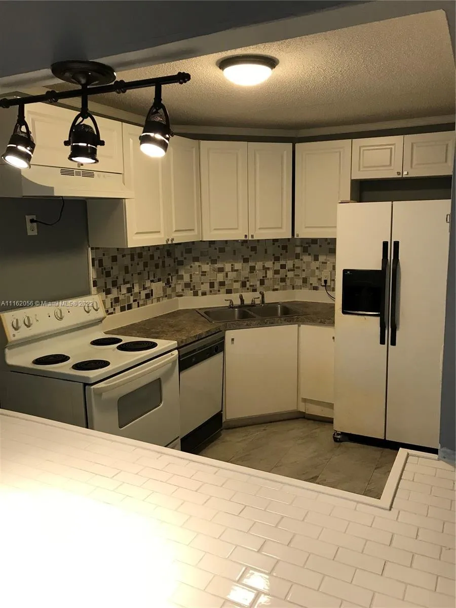 3300 Spanish Moss Ter # 306, Lauderhill FL 33319
