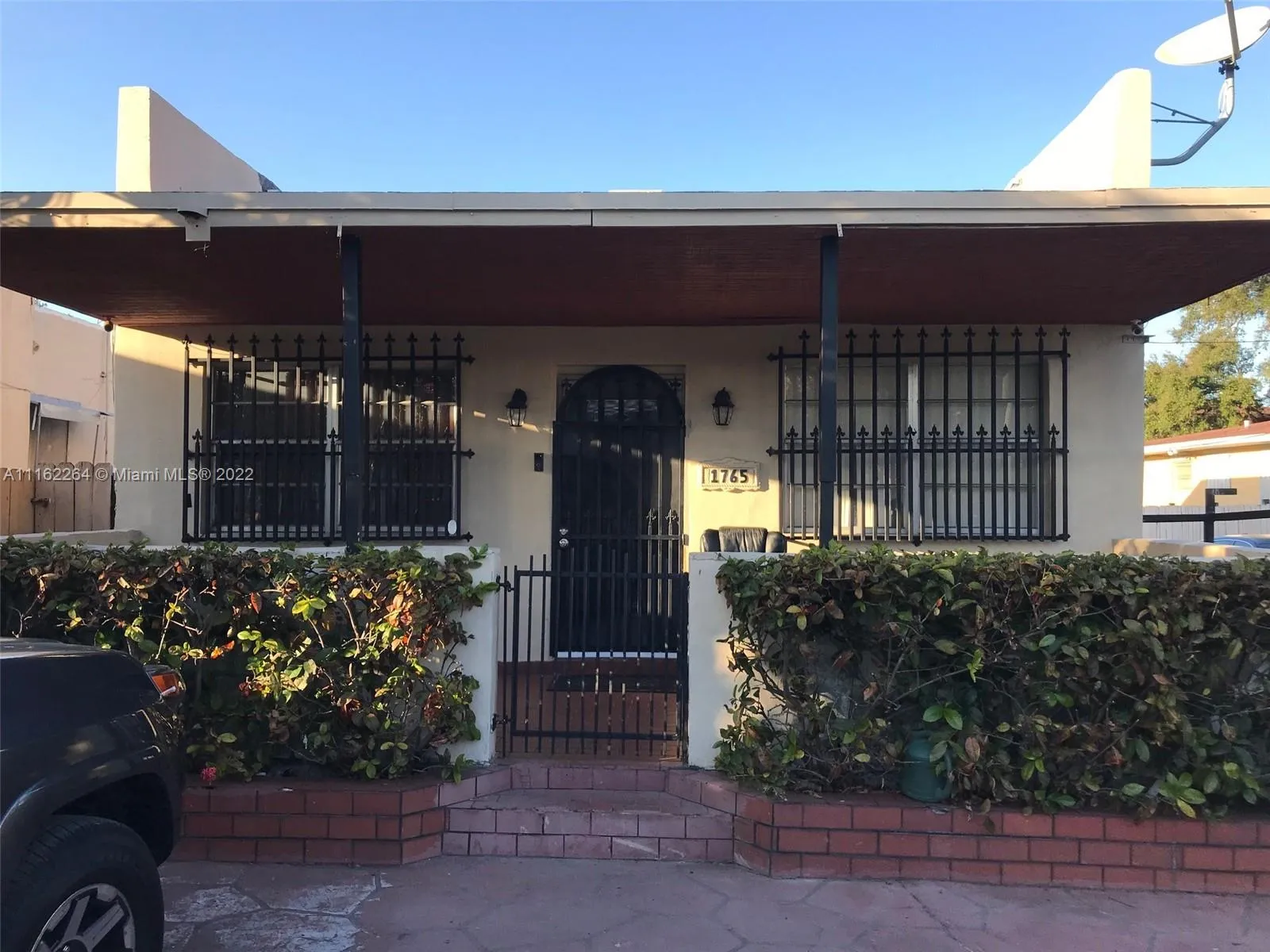 2 bedroom 1 bath for sale at 1765 NW 5th St, Miami FL 33125