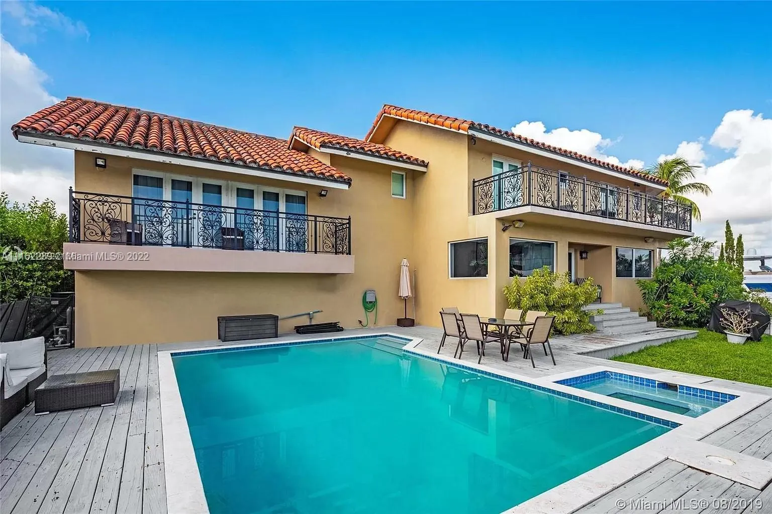 16461 NE 34th Ave, North Miami Beach FL 33160