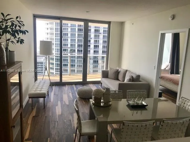 1 bedroom 2 bath for rent at 488 NE 18th St # 4408, Miami FL 33132