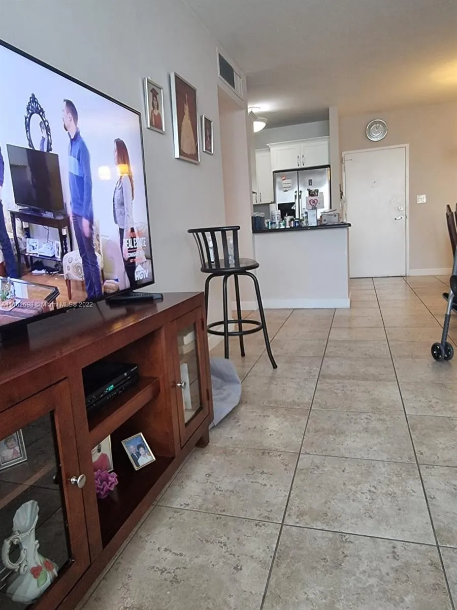 7441 Wayne Ave # 2H, Miami Beach FL 33141