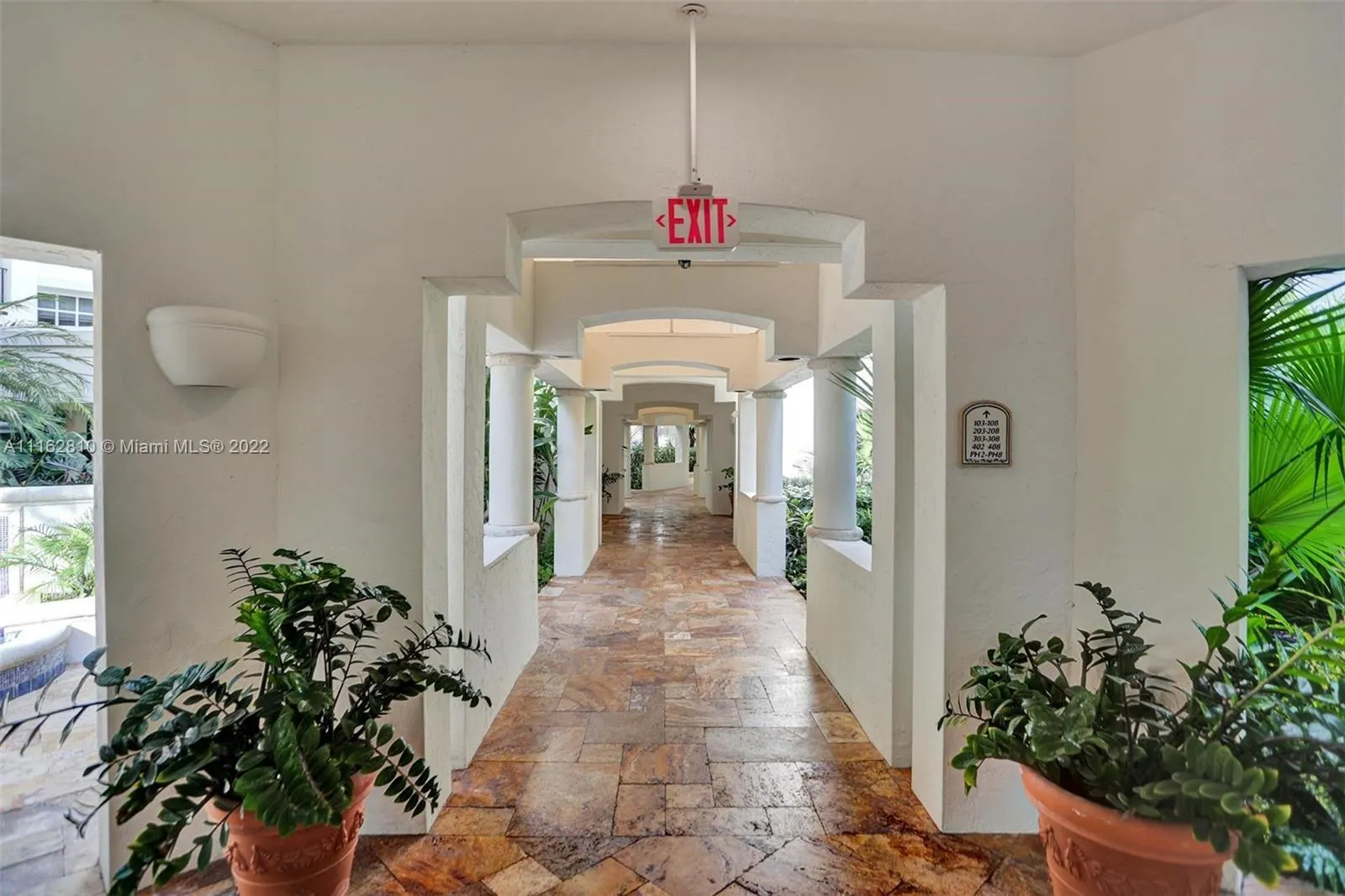 3900 Island Blvd # B402, Aventura FL 33160