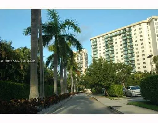 1 bedroom 1 bath for rent at 19390 Collins Ave # 1112, Sunny Isles Beach FL 33160