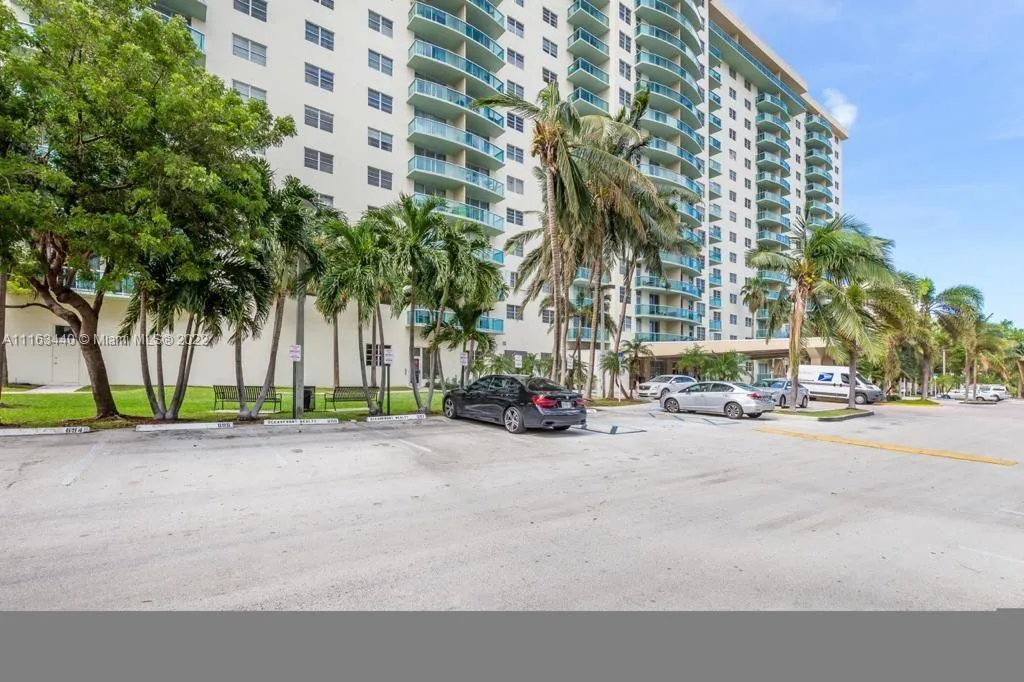 2 bedroom 2 bath for sale at 19390 Collins Ave # 7, Sunny Isles Beach FL 33160