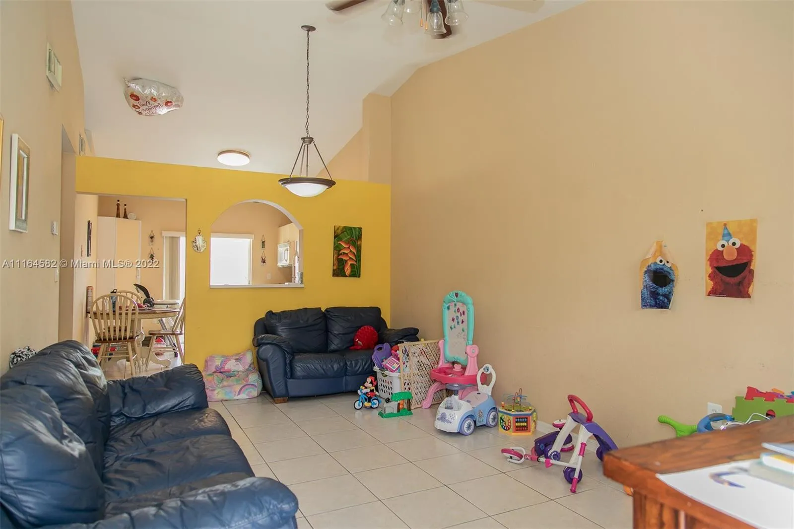 3 bedroom 2 bath for sale at 6962 NW 179th St # 6, Hialeah FL 33015