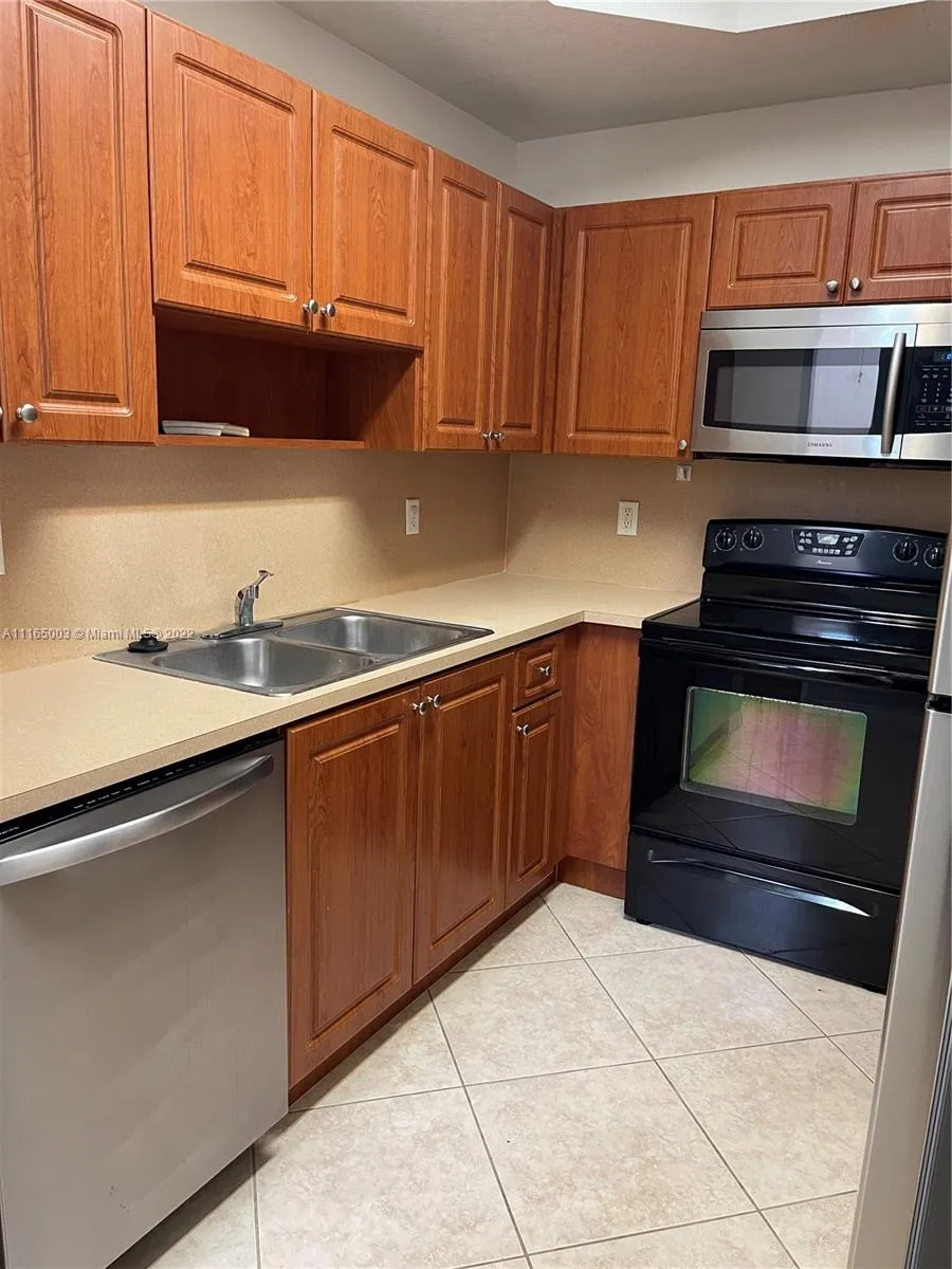 2321 Mariner Ct, Fort Lauderdale FL 33312