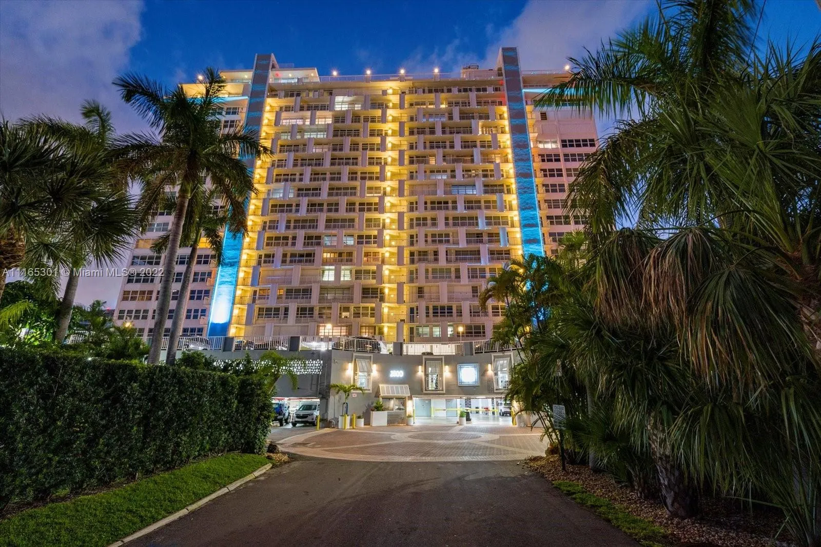 3 bedroom 3 bath for sale at 2800 E Sunrise Blvd, Fort Lauderdale FL 33304